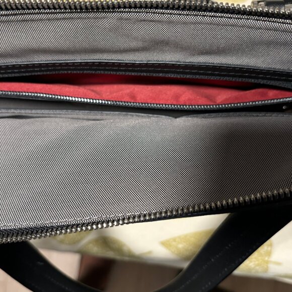 Tumi Astor Regis Black Slim Leather Briefcase Messenger Laptop Bag - 93211D - Picture 4 of 14